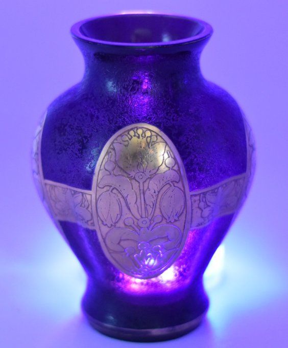 Vase Art Nouveau – Verre givré et dorure 