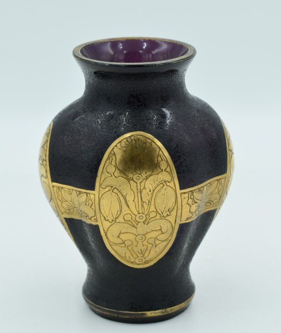 Vase Art Nouveau – Verre givré et dorure 