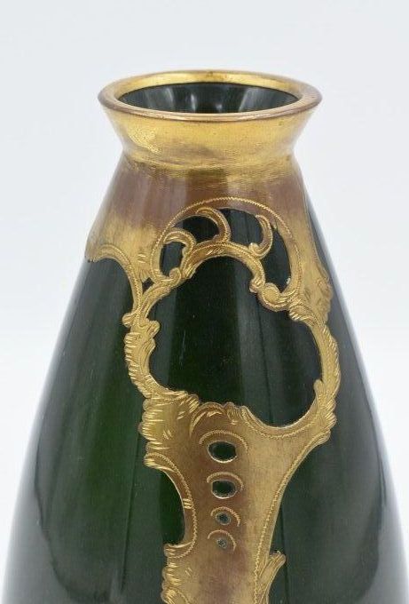 Legras – Vase ovoïde - Verre aventurine et application métallique or