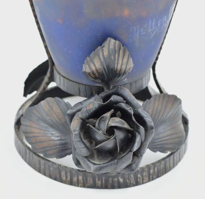 Muller Frères - Vase ovoïde  – Verre marmoréen et fer forgé